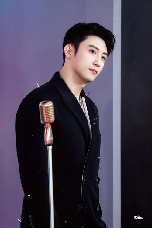 黄景瑜超话帅气逼人@johnny黄景瑜20240113北京微博之夜#黄景瑜#hjy