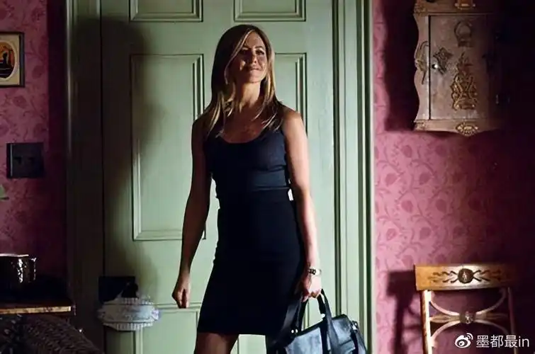 电影《赏金猎人》:剧情讲述了三个人因为金钱和信任产生了矛盾