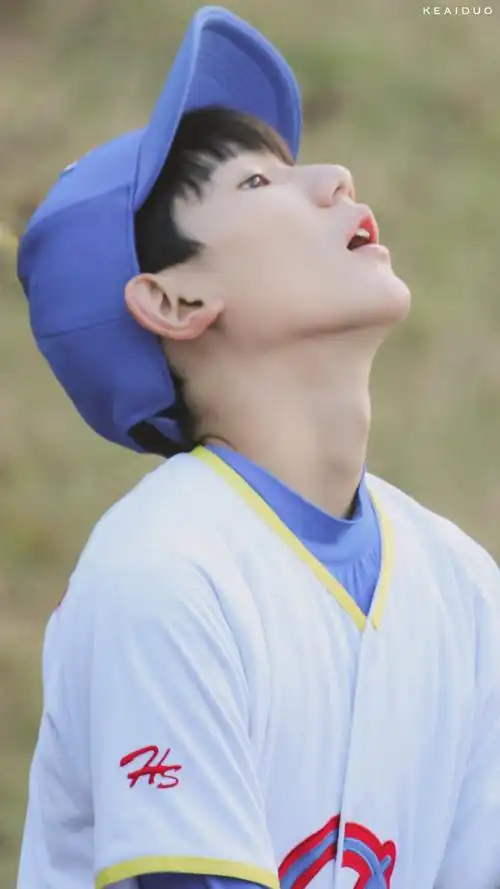 [tfboys][分享]181207 王源仰头-喉结合集,女友粉福利请签收