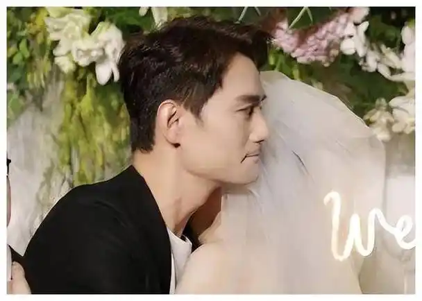 张佳宁与王凯亲密合照曝光暖心感动引发网友热议惊喜连连