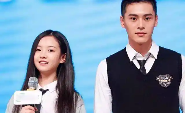 李庚希爸爸是谁?出道不简单徐静蕾和其家人关系被扒!