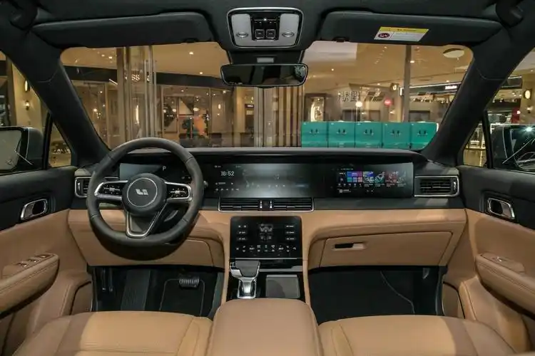 续航1080km,内饰豪华配六座,售价33.8万,实拍理想one