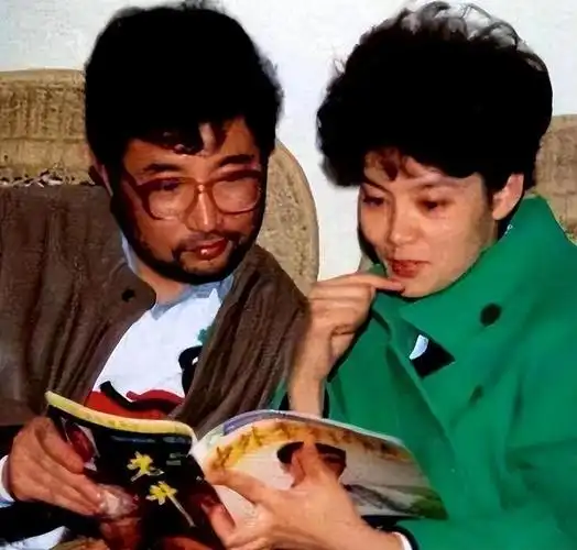 潘虹在结婚的第二年登上了杨延晋导演的电影《苦恼人的笑》的大银幕.