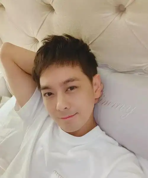 林志颖意外曝光胡子拉碴造型现身米兰公开录制哥哥3