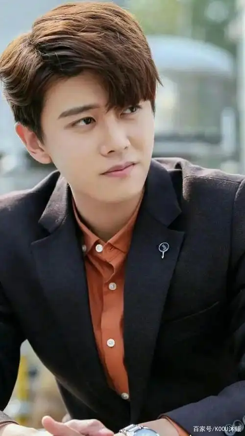 任嘉伦的每一个造型,穿什么都太好看了,简直是太帅气了