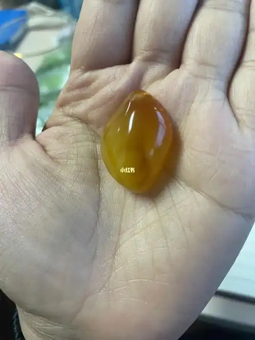 俄红蜜蜡新收的这几个最爱桃花瓣