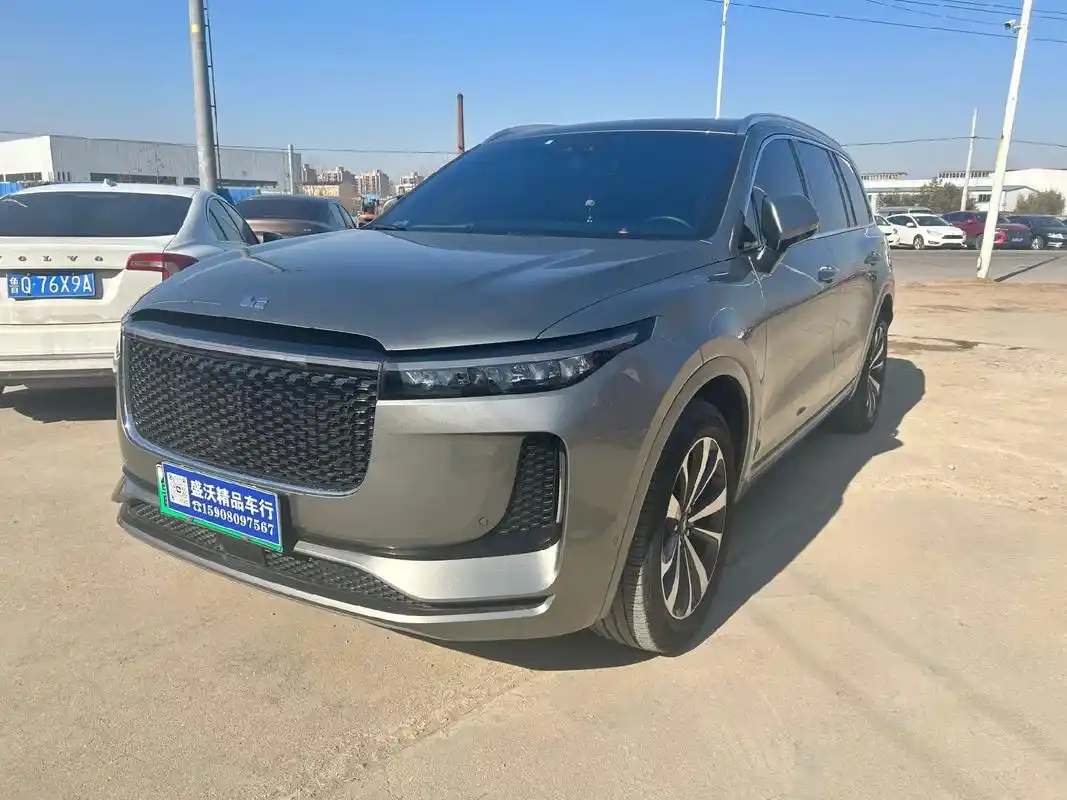 新到21年理想one6座增程式131匹马力 ,车况精品 内饰