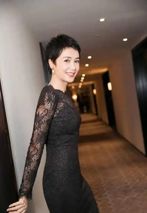 容忍丈夫偷吃20年,屡遭背叛不离婚,她的报复让顾长卫苦不堪言_蒋雯丽_