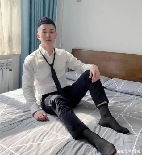 清爽帅气的衬衫小哥哥,正装有型显酷帅,这颜值太让人心动了吧!