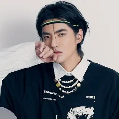 吴亦凡asaprocky同款小众国潮骰子骷髅头蝴蝶珍珠陶瓷笑脸项链