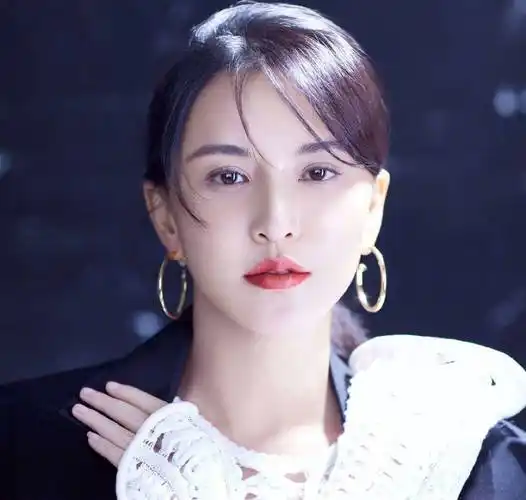 李晨好友莫小棋:因占星大师预言而当演员,骨子里爱比事业更重要_电影