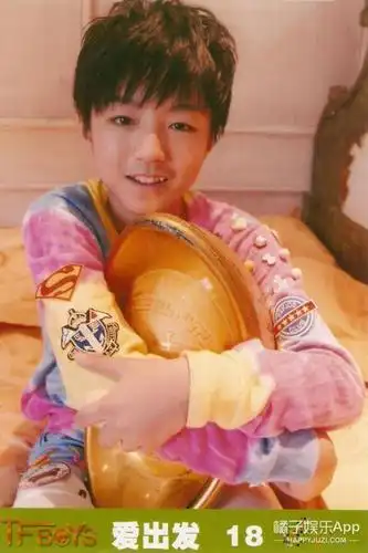 【老照片】王俊凯小的时候好可爱啊,真像个小土豆一样