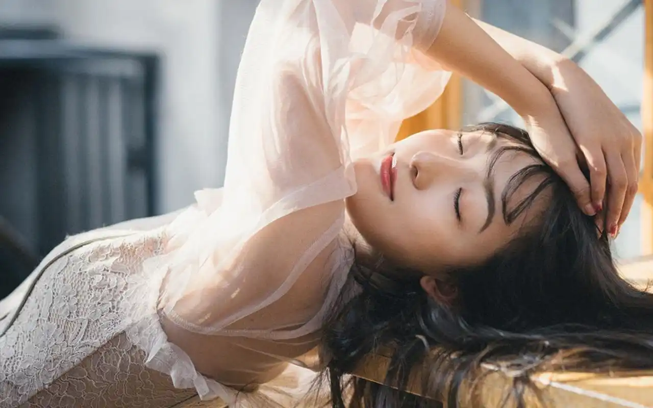 高颜值美女清新诱人写真图片高清壁纸