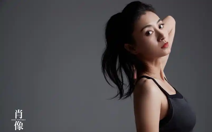 斓曦时尚优雅写真图片