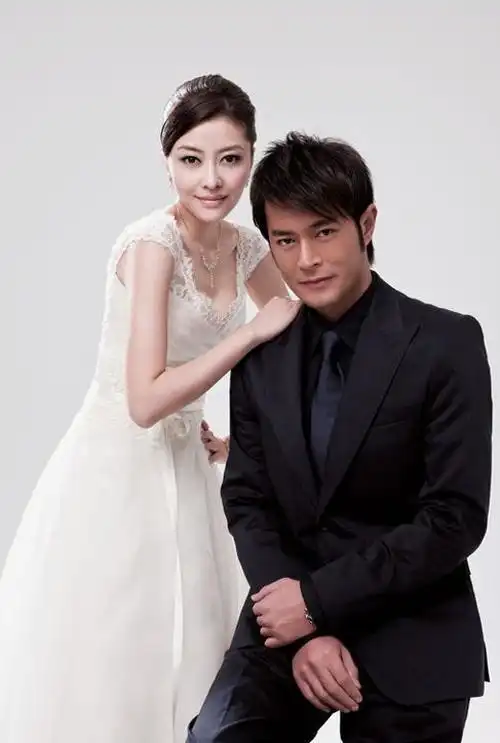 熊黛林,古天乐熊黛林披上嫁纱2010年2月1日,时尚婚庆月刊《大日子dari