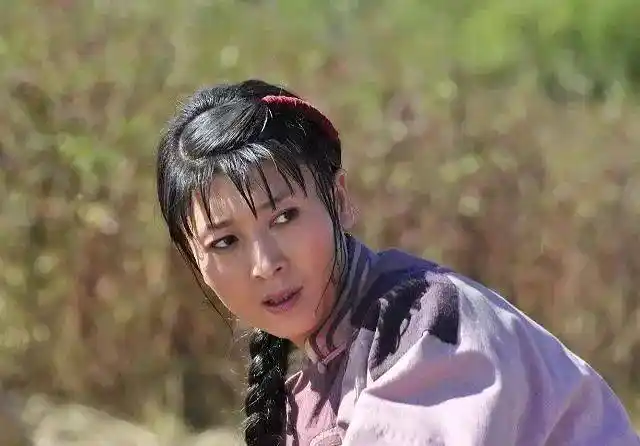 闫学晶扮演的活泼可爱的纯真的山杏,在之后,闫学晶也是有很多不错的