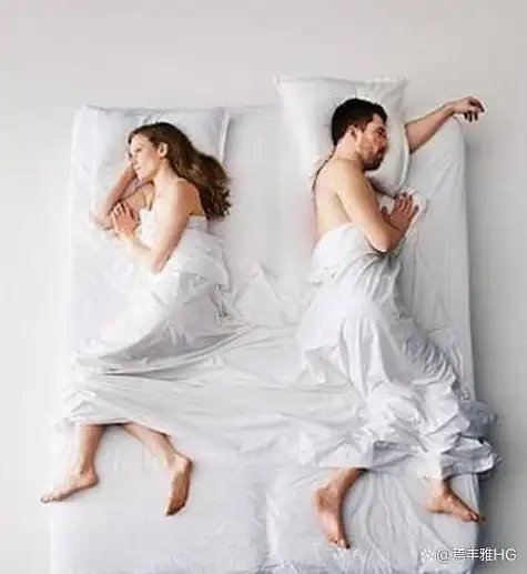 熄灯后,夫妻的五种"睡姿"暗示夫妻感情的状态,别傻傻不懂!