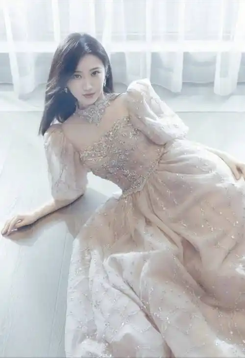 景甜魅力造型合集:温婉优雅,高贵甜美