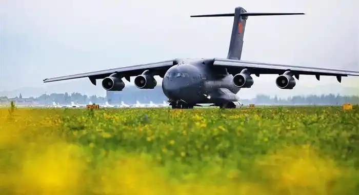 运20车间照曝光发动机正面细节