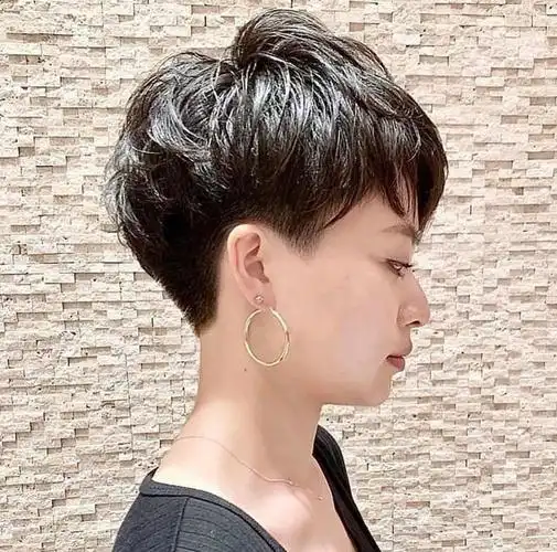 新时尚女发15款,全头烫大小卷,波波头搭配挑染全都很出彩