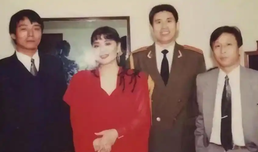 回顾歌唱家殷秀梅一婚闪婚闪离42岁嫁法国贵族66岁无儿无女