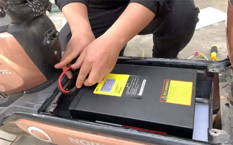 铅酸电池电动车如何快速安装电动车锂电池学会的不用自己也可以动手哦