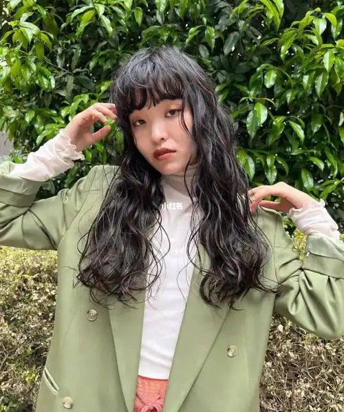 日系风格慵懒长发蛋蛋卷