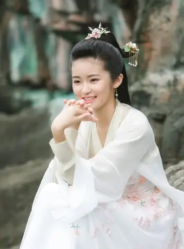 柴蔚古装美照唯美梦幻,满满的气质感