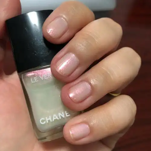 短指甲普通指甲油试色香奈儿889