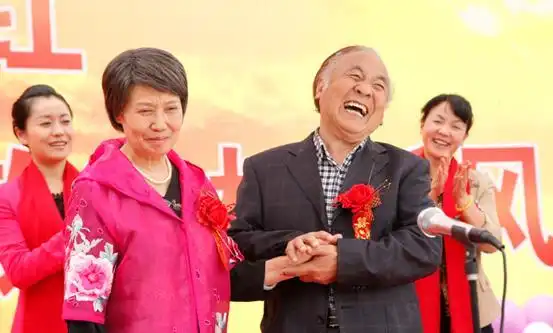 豫剧名家任宏恩张宝英新戏《敬老院的故事》谈"黄昏恋"