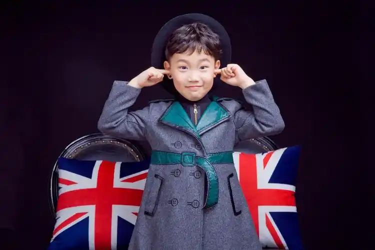 我------七岁单眼皮小男生的故事版.