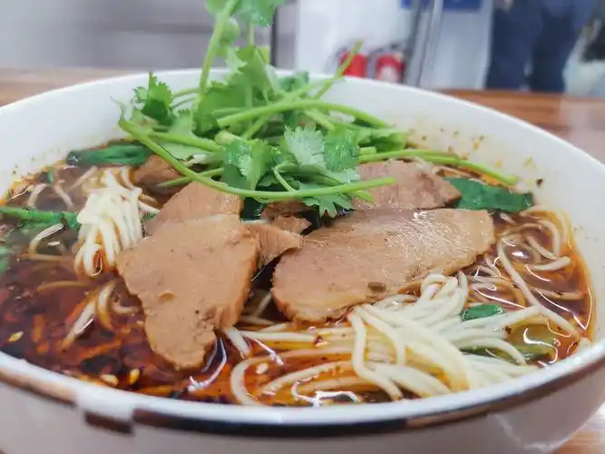 来一碗热气腾腾的卤肉面,告别十月,迎接十一月