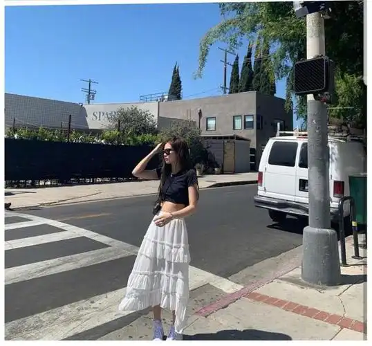 jennie的奶酷甜美穿搭法则,不愧是"人间香奈儿",可盐可a还可甜