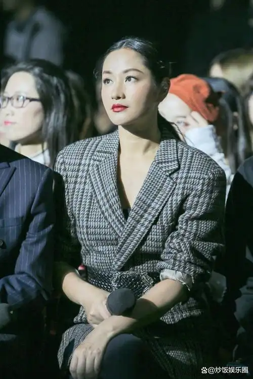 52岁瞿颖在泰国生活潇洒!住富人区不怕噶腰子,身材姣好显年轻