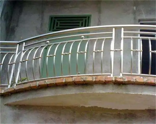 不锈钢阳台栏杆特点阳台栏杆什么材质好