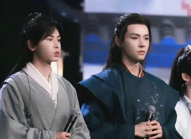 周子舒咬了一口,眯着眼睛,这味道,太像温客行的舌尖,在嘴中横冲直