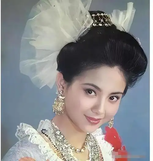 她被誉为"江南第一美人",当红时嫁给初恋,恩爱35年零绯闻|演员|陶慧敏