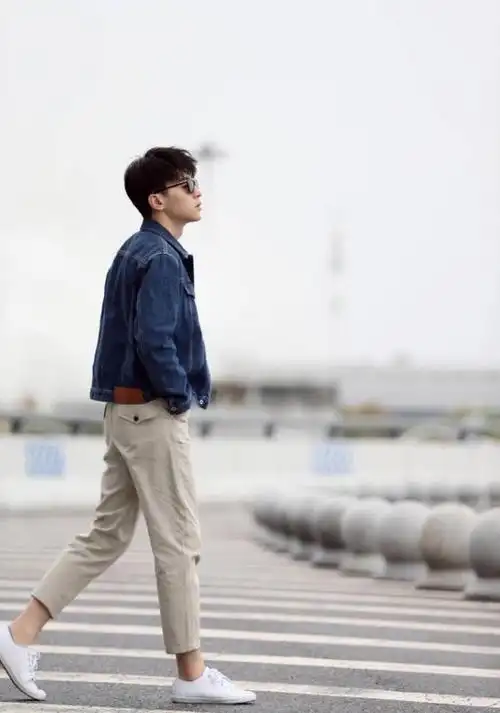 邓伦穿上牛仔衬衣,清新干爽少年感十足