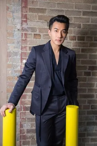 刘恺威纽约街拍从容优雅尽显绅士品格