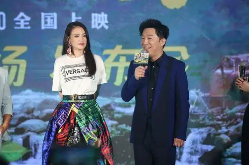 黄渤《一出好戏》发布会 主创回忆拍摄纷纷泪目