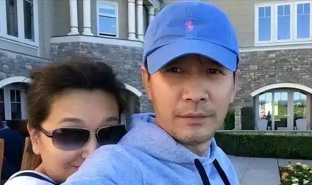 回顾演员田小洁从工人到演员娶女神江珊为妻事业爱情双丰收