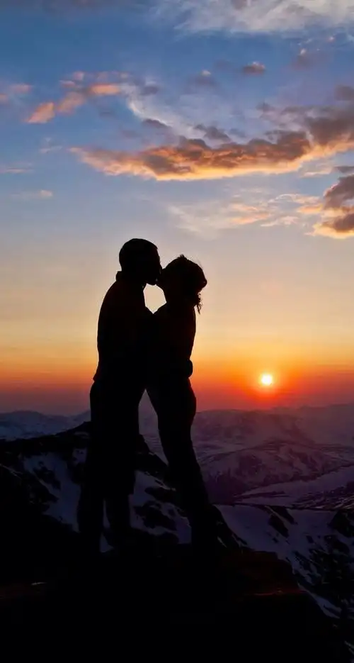 黄昏落日情侣唯美浪漫iphone苹果手机壁纸