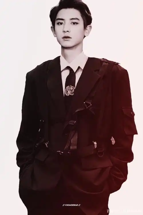 朴灿烈制服boy,帅气满分!