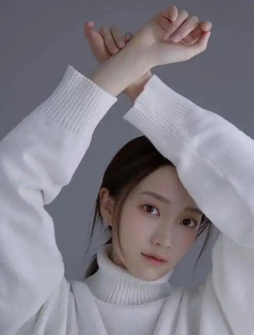 明明可以当古装小白花怎么演了一部戏就退圈了