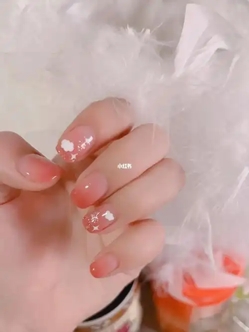 夏日美甲渐变粉色