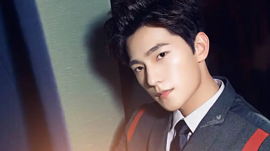 杨洋 帅气宽屏壁纸壁纸图片