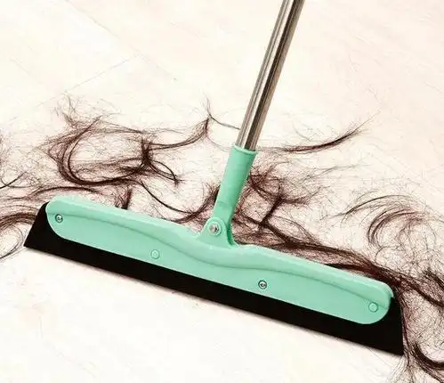 地上头发到处都是,你还在傻傻的伸手捡?聪明的主妇是这样做的