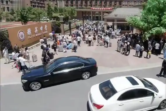 少年派"精英中学"真实取景地曝光,实际学费不止两万五,太贵了