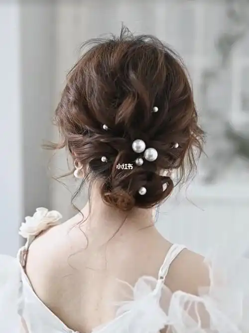 甜美韩式新娘盘发减龄气质拿捏了