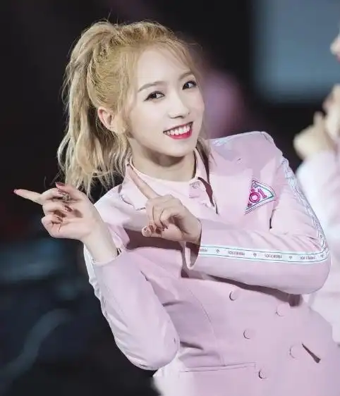 创造101#《创造101》宇宙少女孟美岐,网友:很暖的一个小姑娘